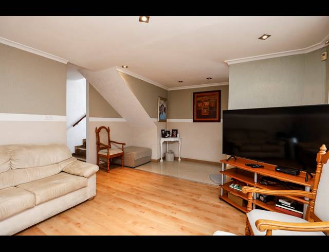 3 BEDROOM APARTMENT FOR SALE IN MUSGRAVE